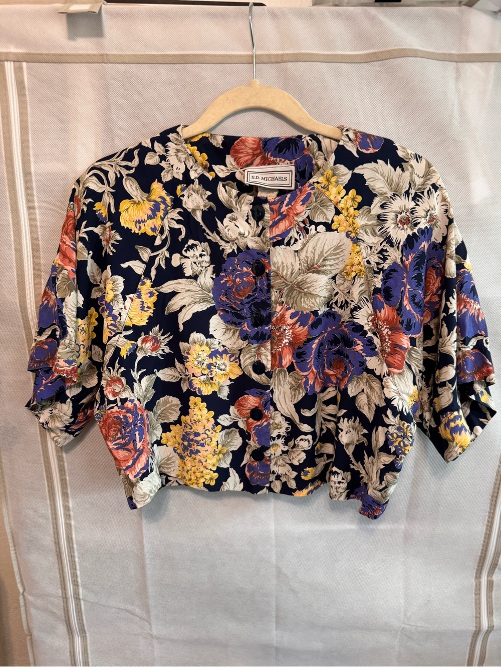 Vintage Michaels Navy Floral Button-Front Crop Blouse Small